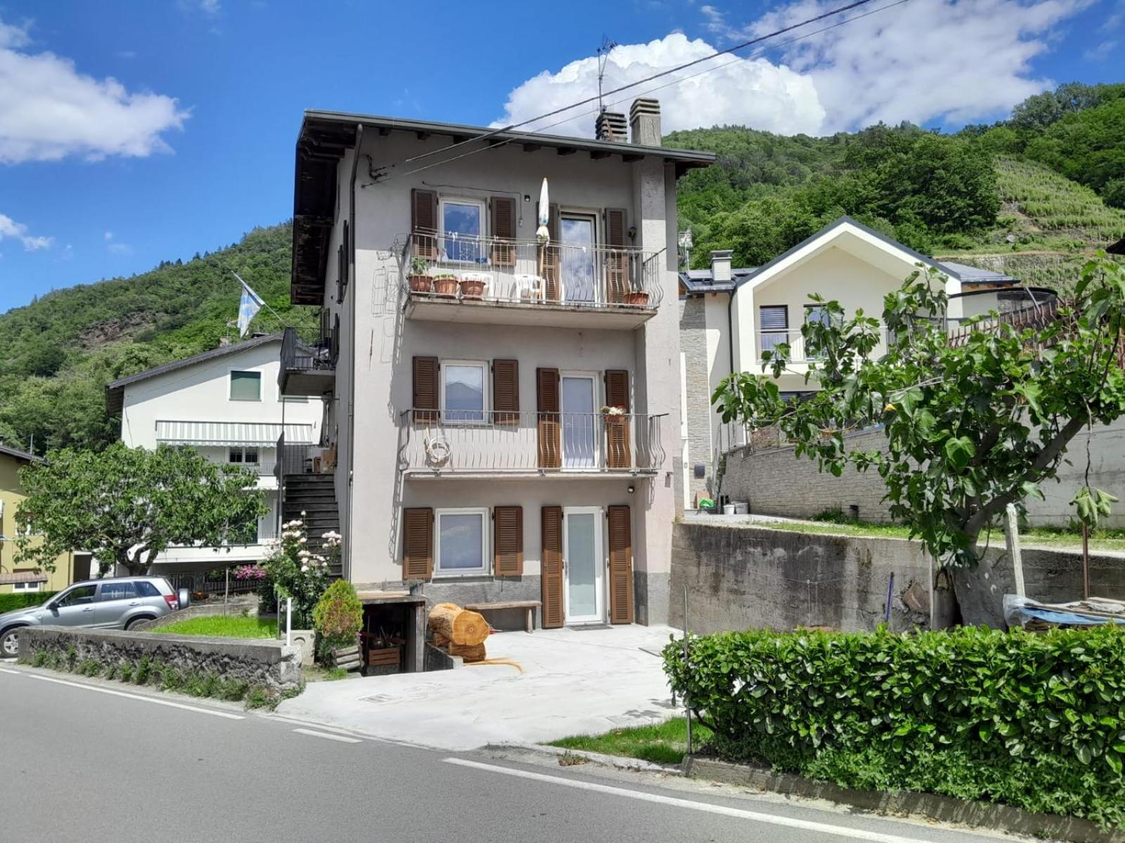 Ca Marasciol A 5 Minuti Dal Trenino Rosso Del Bernina Express Hotel Villa di Tirano Exterior photo